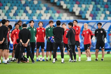 九游官网下载-共同社：日本队今日启程飞往蒙特雷，镰田大地出发前与球队会合